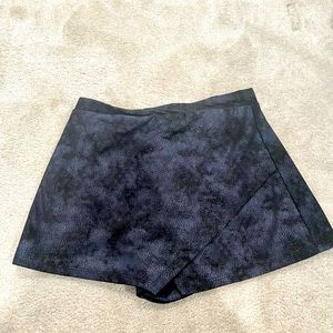BD Junior skort. Shimmery. Soft.